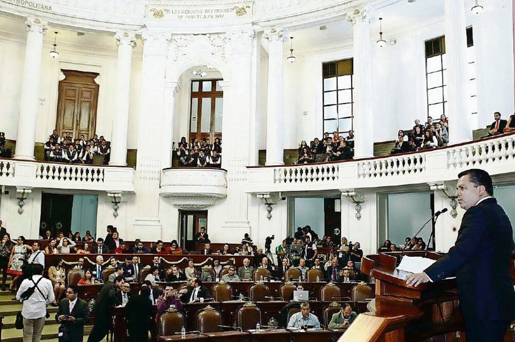 Manuel Granados Covarrubias, consejero Jurídico y de Servicios Legales capitalino, compareció ante la Asamblea Legislativa con motivo de la glosa por el 4to Informe de Gobierno de la Ciudad de México (CONSEJERÍA JURÍDICA Y DE SERVICIOS LEGALES DE LA CDMX)