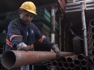 The U.S. imposes preliminary tariffs on Mexican steel