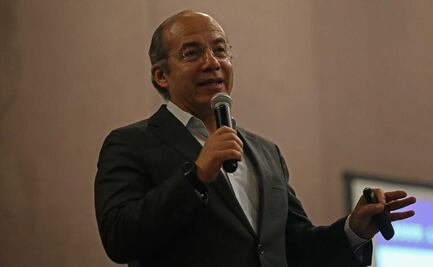 Calderón obtiene permiso de residencia en España, apadrinado por José María Aznar