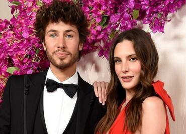 Los looks de Juanpa Zurita y Macarena Achaga en los Premios Oscar