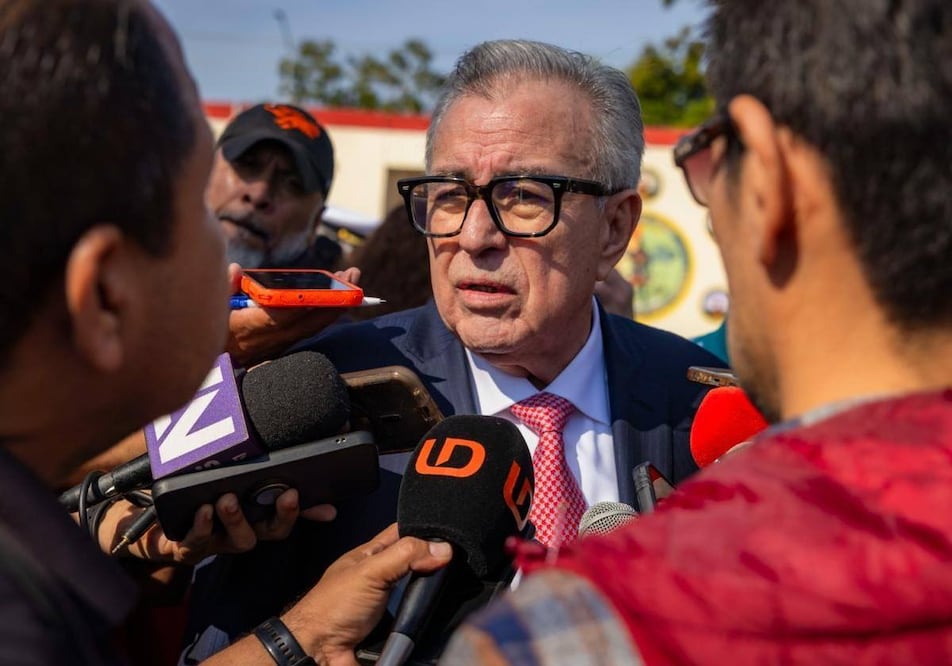 Llegan a Sinaloa 14 turistas oroginarios de Mazatlán varados en Jordania por conflicto en Medio Oriente. Foto: Especial