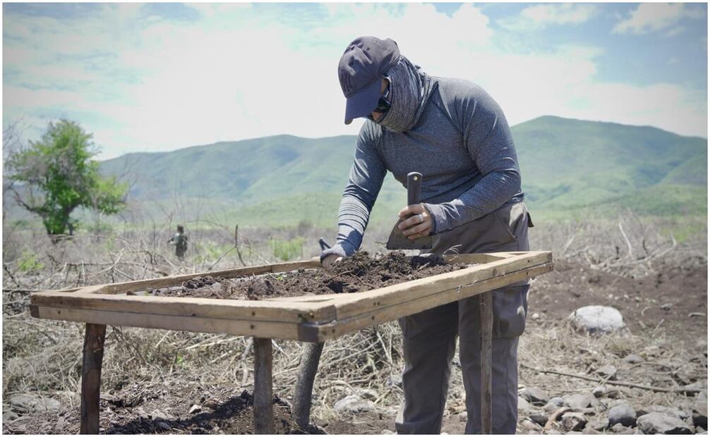 Caso Ayotzinapa: Subsecretario de Segob comparte FOTOS de la búsqueda en campo de los 43. Foto: Especial