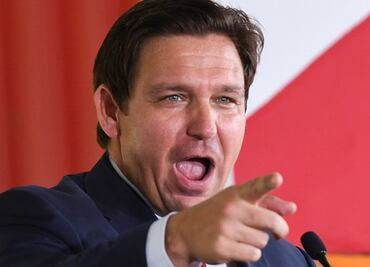 Gobernador de Florida causa indignación tras mandar decenas de migrantes en avión a Massachusetts