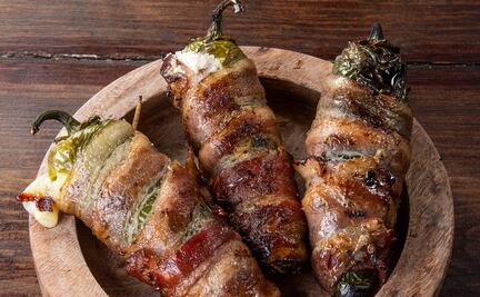 Jalapeños envueltos en tocino, la mejor receta para la carne asada