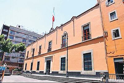 INE: partidos perderán curul si rebasan gasto