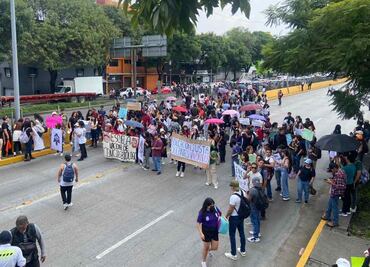 VIDEO y FOTOS: Estudiantes del IPN bloquean Circuito Interior; exigen pago de salario a profesores interinos