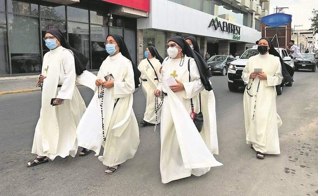La marcha pacífica, que inició en la Basílica de Nuestra Señora del Refugio, contó con la participación de religiosas, grupos seglares, familias y sacerdotes. Foto: Roberto Aguilar/EL UNIVERSAL