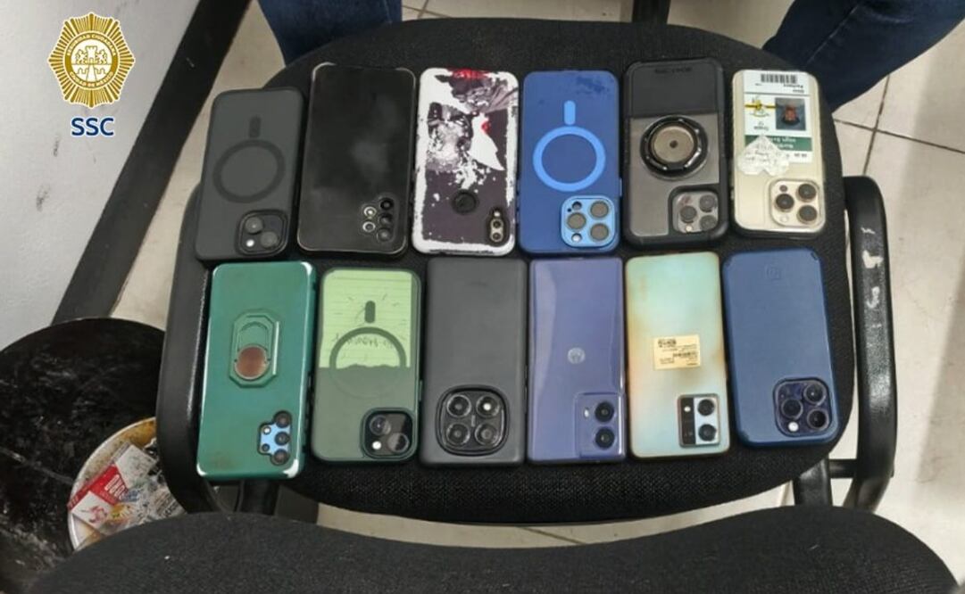 Menor de 16 años, detenido por robo de 13 celulares en festejos patrios en el Zócalo.
Foto: Especial.