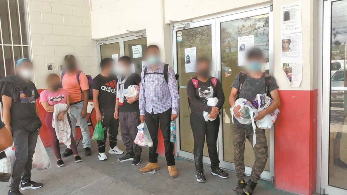 Las autoridades locales han rescatado a los migrantes de las casas de seguridad donde los mantienen los coyotes. Foto: Especial