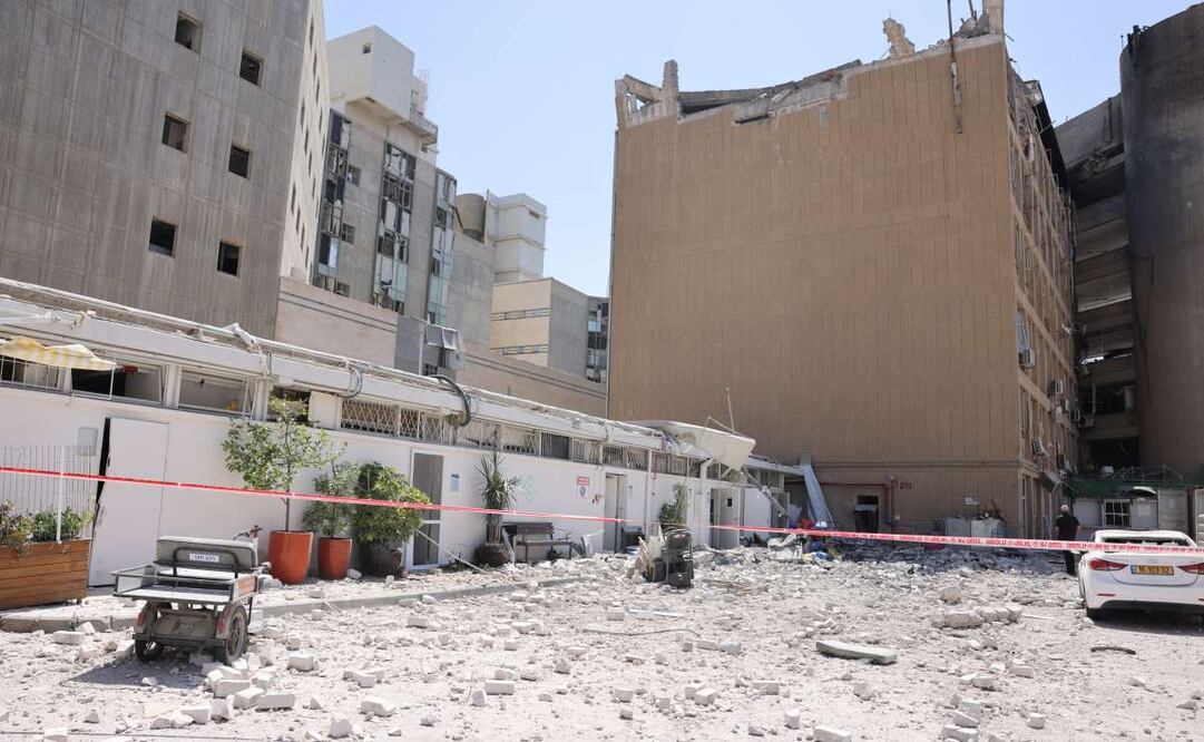 El complejo hospitalario Soroka, dañado tras el impacto de un misil iraní, en Beer Sheva, Israel, el 19 de junio de 2025. Israel e Irán han intercambiado disparos desde que Israel lanzó ataques en Irán el 13 de junio de 2025 como parte de la Operación "León Ascendente". Foto: EFE