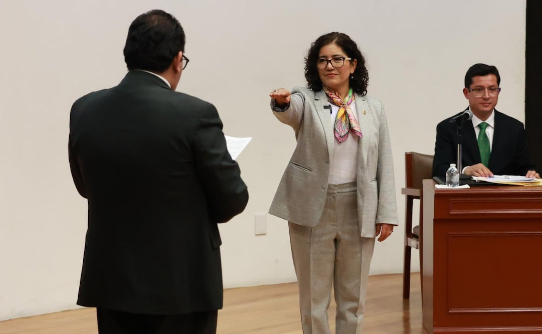Patricia Zarza tomó protesta como la nueva rectora de la Universidad Autónoma del Estado de México. (17/07/25) Foto: Alejandro Vargas.