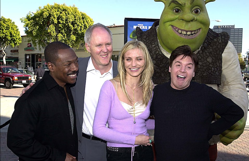 Cameron Diaz en la premiere de "Shrek", en 2001, junto a Eddie Murphy, John Lithgow y Mike Myers.
Foto: AP / Jeff Kravitz, archivo