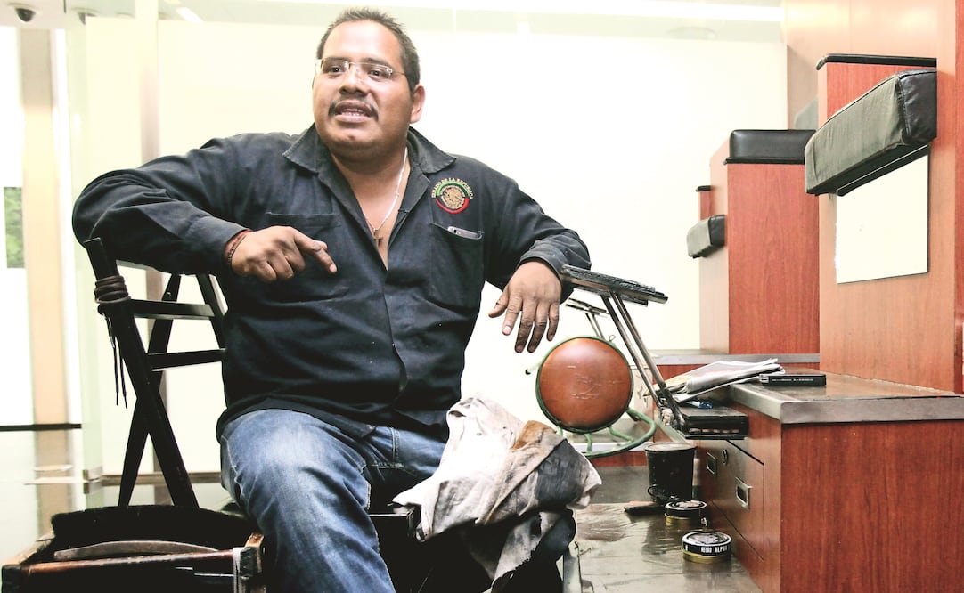 José Luis considera que la antigua sede del Senado era más apta para trabajar (NADYA MURILLO. EL UNIVERSAL)