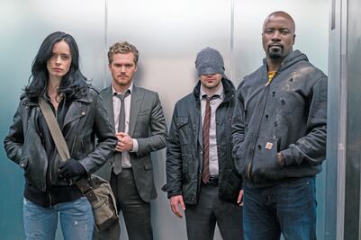 Más humanos que héroes 