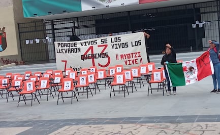 Estudiantes en Chiapas marchan por los 43 normalistas desaparecidos de Ayotzinapa