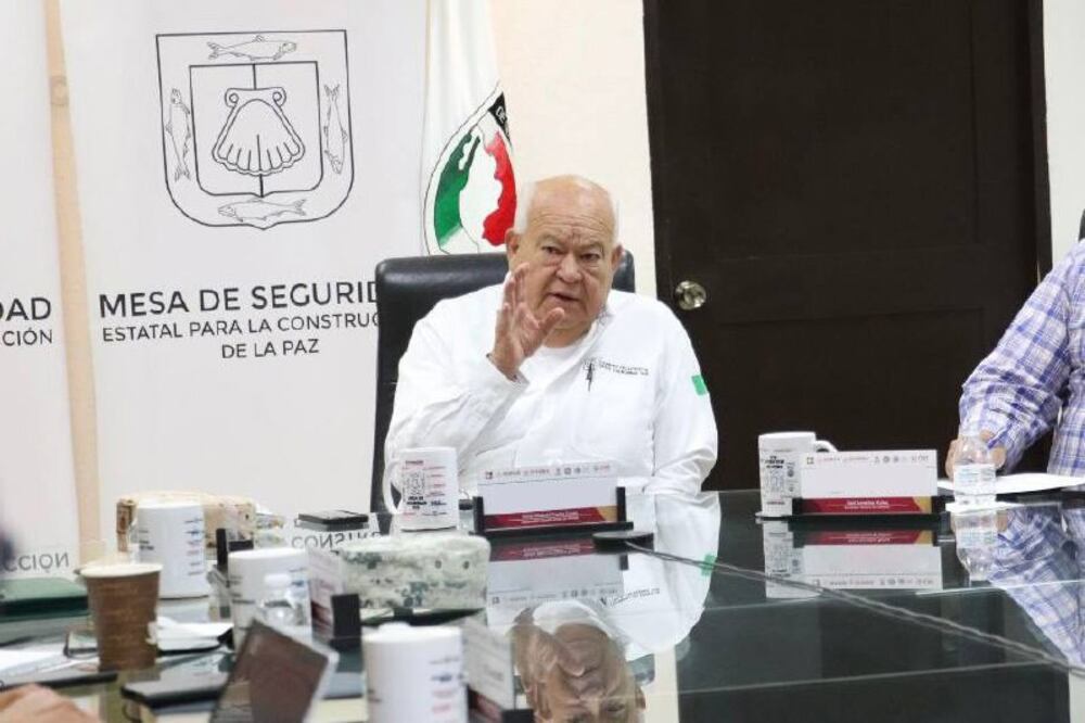 El gobernador de Baja California Sur, Víctor Castro Cosío, informó que el presunto feminicida se entregó a las autoridades. (Foto: especial)