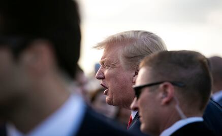 Trump denuncia testimonios "fabricados" en el informe Mueller