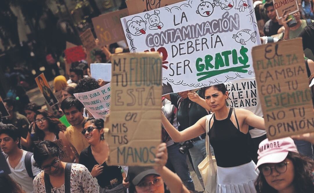 Jóvenes del movimiento Fridays for Future en la Ciudad de México. ARCHIVO EFE
