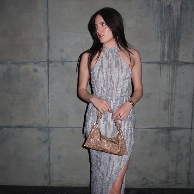 El look elegante de noche con el que deslumbró la hija de Alejandro Fernández. Fuente: Instagram @americafdzzg