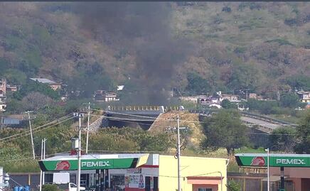 Célula criminal quema vehículos tras ataque a fuerzas federales en Michoacán; abaten a 2 presuntos delincuentes