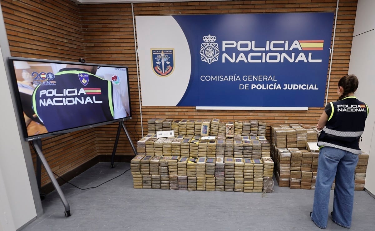 La Policía Nacional española, junto a la DEA y autoridades policiales de Países Bajos, desmantelaron una oficina del Cártel Jalisco Nueva Generación (CJNG) en España. Foto:  Sergio Pérez / EFE