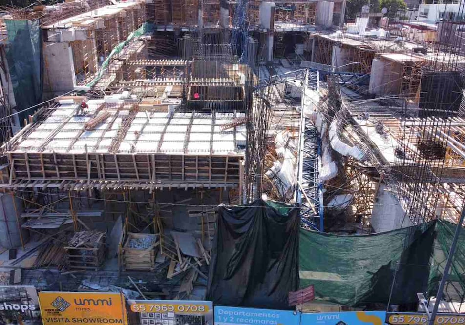 Se desploma grúa telescópica en obra en construcción en la colonia Roma Sur; SSC CDMX reporta al menos 4 lesionados. Foto: Juan Carlos Williams / EL UNIVERSAL