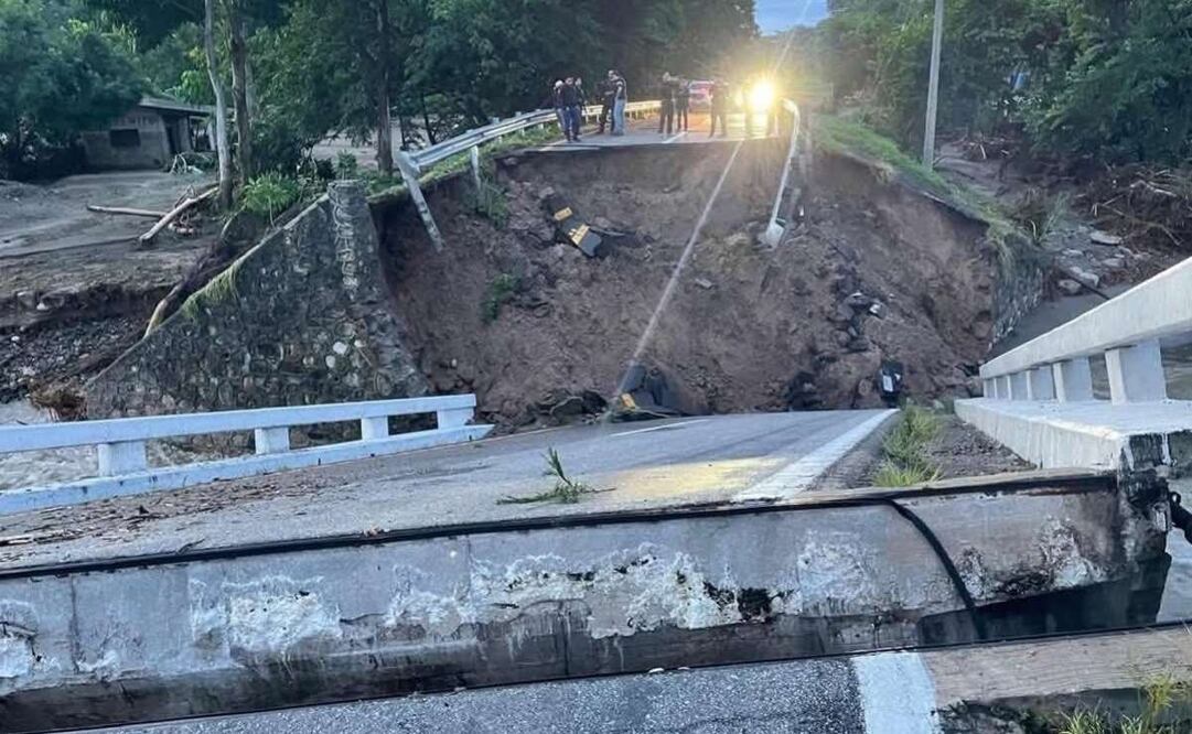 Caída de puente paraliza a miles de automovilistas en Chiapas
Foto: Especial.