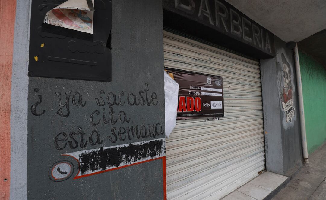 Dueños de barberías piden la devolución de sus locales. Foto: Alejandro Vargas / Estado de México