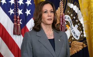 “Lo estoy pensando”: Kamala Harris revalúa candidatura presidencial para 2028; recibe respaldo de activistas