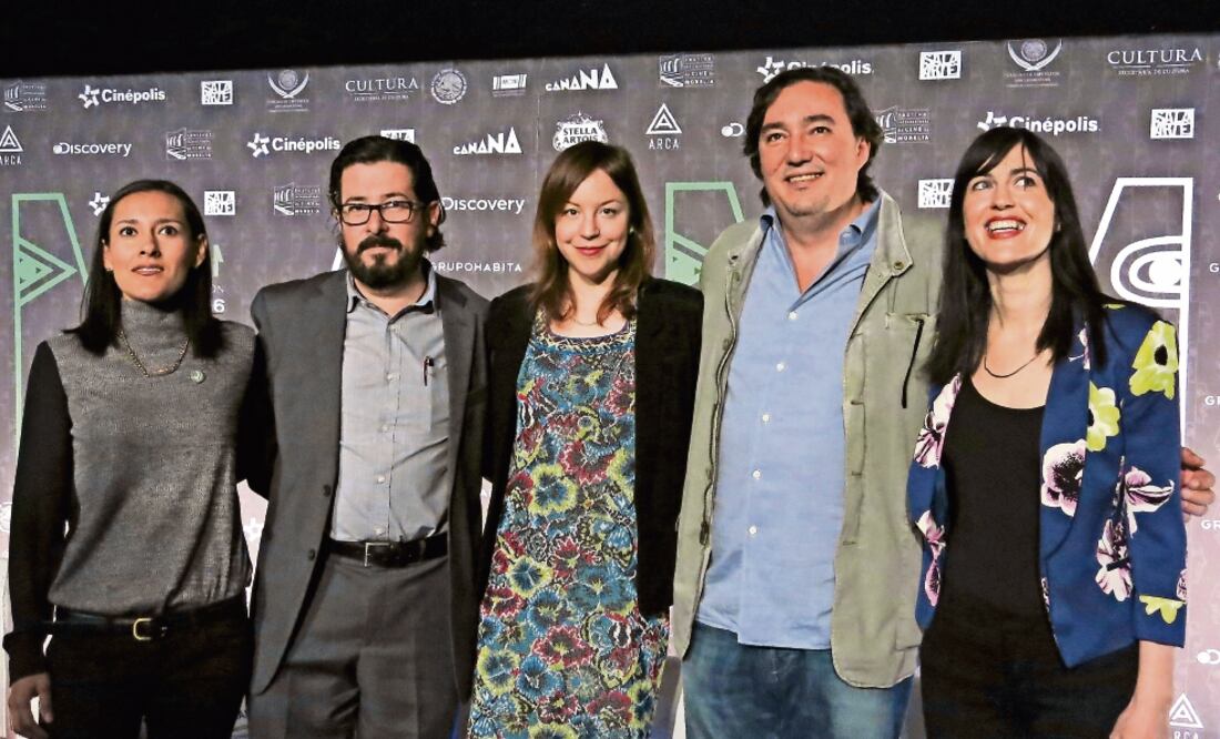 El equipo de Ambulante durante una conferencia de prensa para promover la gira de documentales (AP)