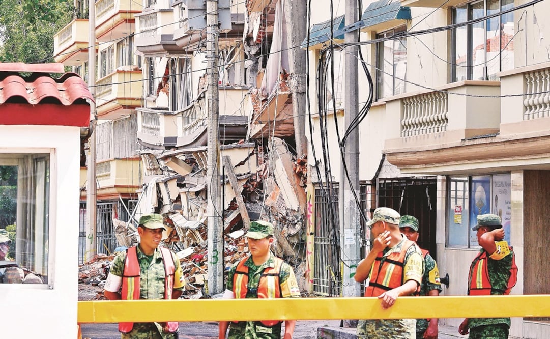 Elementos de la Sobse continúan en las labores de demolición del edificio ubicado en Coquimbo 911, colonia Lindavista, en Gustavo A. Madero. (ARCHIVO. EL UNIVERSAL)