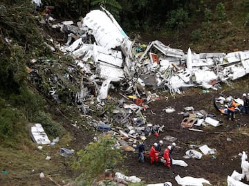 Bolivia culpa a aerolínea LaMia y a piloto por accidente de Chapecoense