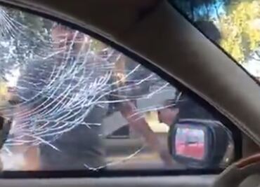 Cae taxista que estrelló ventanilla de auto frente a policía en Viaducto