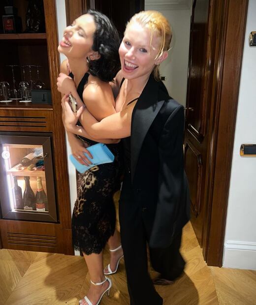 Ángela Aguilar y su amiga Mónica Corgan viajaron a Roma, Italia, hace unos días.
Foto: Instagram