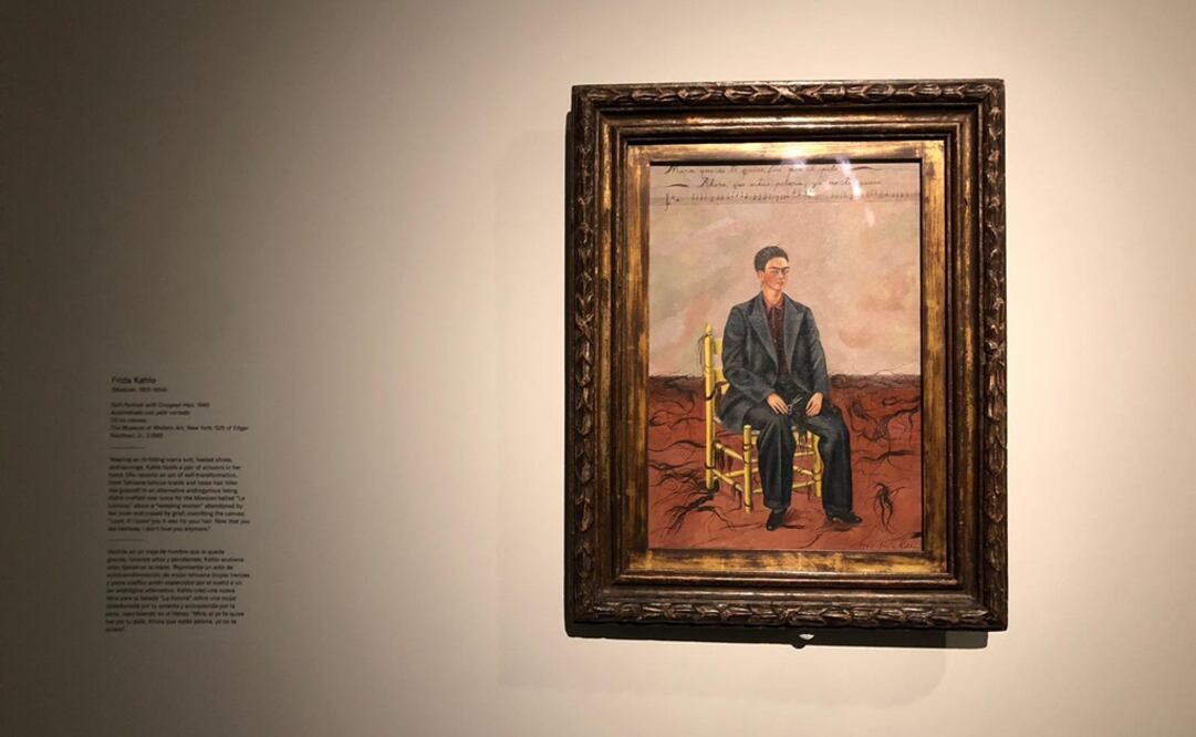 Nueva York recibe la exposición de Frida Kahlo más grande de los últimos 10 años. En la imagen se ve la obra "Autorretrato con pelo cortado", la cual nunca se había prestado antes a otra exposición.