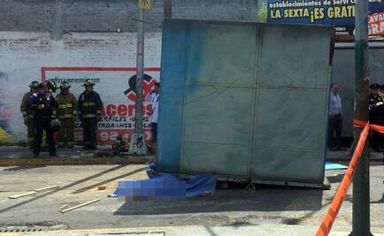Mueren dos al caerles contenedor en Coyoacán