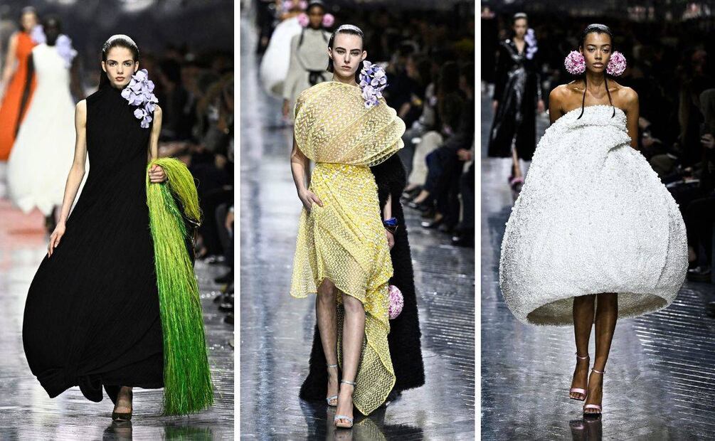 Flores maxi como accesorio. Foto: AFP