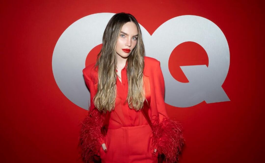 Este fue el atuendo rojo que lució Belinda en los MOTY de GQ. Foto: Instagram @belindapop
