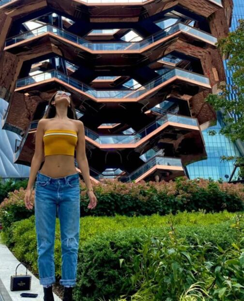 Errores que jamás cometen las fashionistas al usar jeans a la cadera