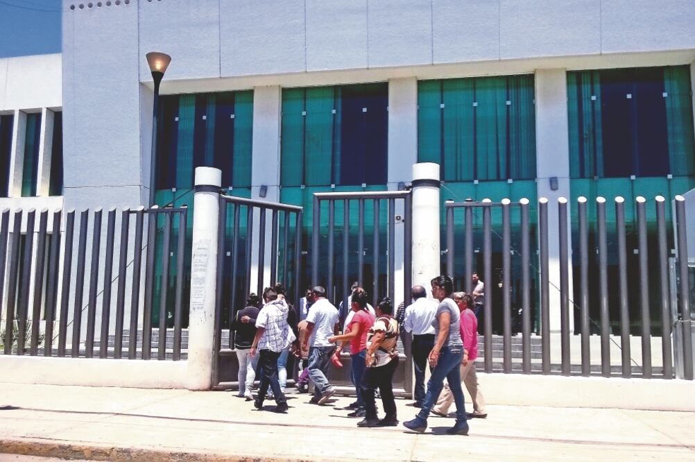 Pese a la muerte del posible asesino de Valeria, las autoridades reconstruirán la ruta de la combi después de que subió al vehículo. (JUAN BARRERA. EL UNIVERSAL)