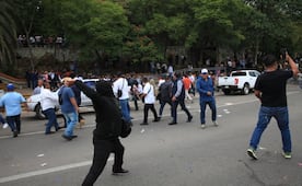Gobierno de Oaxaca se deslinda de grupo de choque que enfrentó a maestros del SNTE; niega vínculo con Jesús Romero López