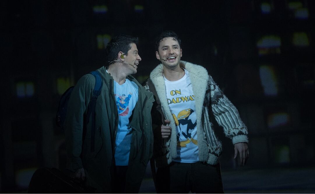 Yahir y Enrique Montaño, quien debuta en "Hoy no me puedo levantar". Foto: Germán Espinosa/ EL UNIVERSAL