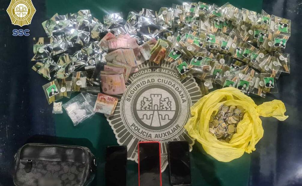 En el cruce de las calles Oriente 119 y Norte 90, tres sujetos comercializaban droga y, al notar la presencia de los uniformados, huyeron hasta una camioneta en donde buscaron esconderse. Foto: Especial