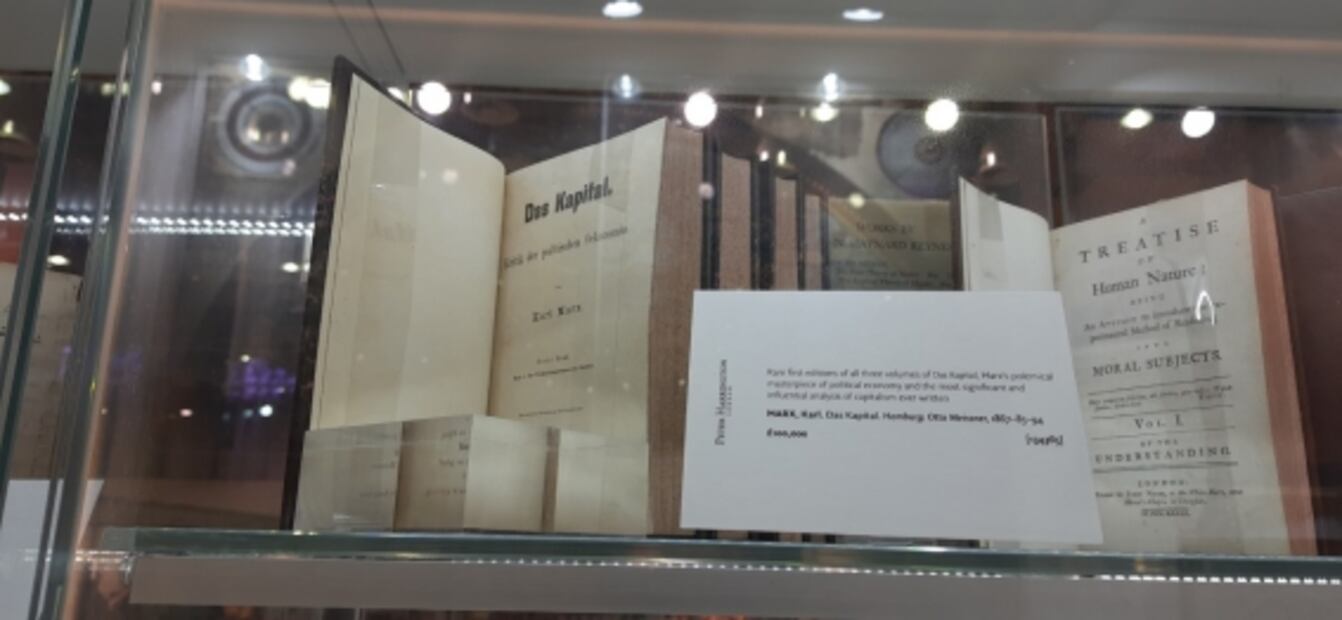 Los exclusivos tesoros literarios que resguarda la Feria Internacional del Libro de Sharjah
