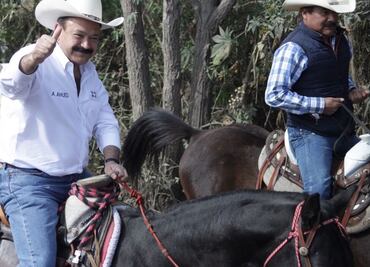 Ahued recorre ejidos de Xochimilco a caballo