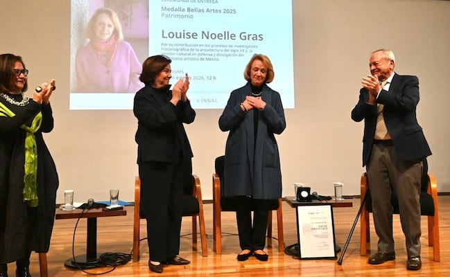 Louis Noelle recibe medalla Bellas Artes por enseñar que el patrimonio “no es estático”