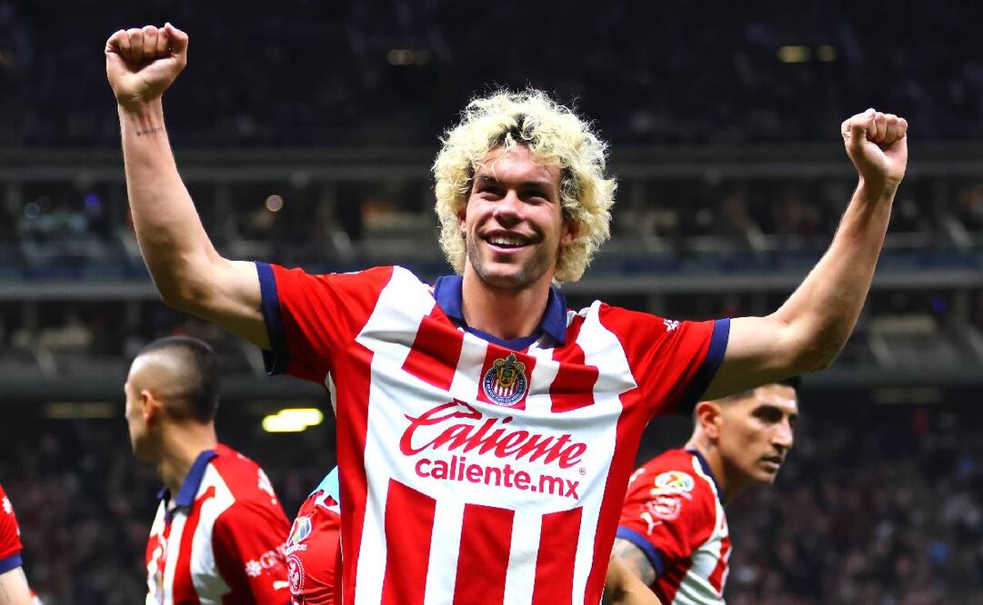Cade Cowell con la playera de Chivas Foto: Imago7