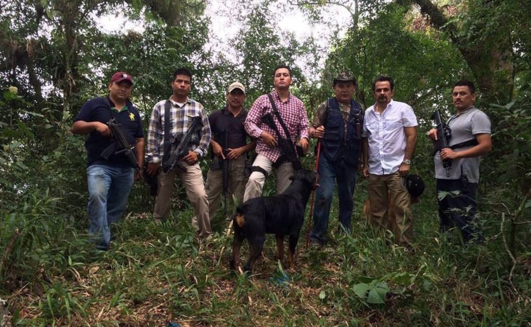Difunden foto de director de diario en Veracruz con hombres armados
