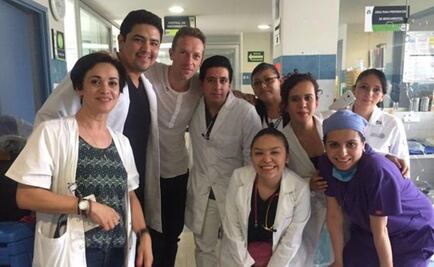 Chris Martin visits hospital in Mexico City