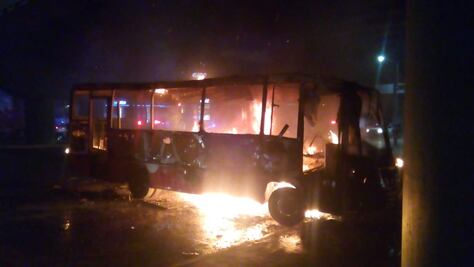 Queman Conejobús durante enfrentamiento en Chiapas